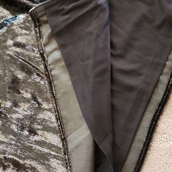 NWT REISS | Leena Velvet Midi Skirt - Picture 8 of 10